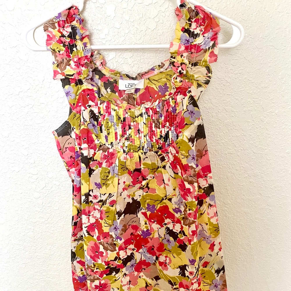 Summer Floral Tank. Hides Bra Strap Fits like Smal